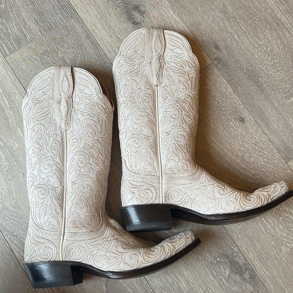EUC White Ariat Sterling Boots - Picture 6 of 10